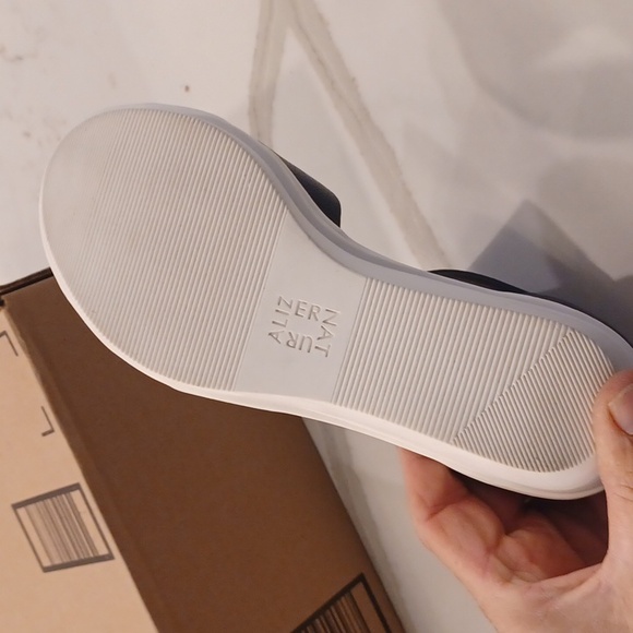 NATURALIZER RIVIERA WOMEN'S SZ 6 WIDE LEATHER NAVY SANDALS NWOB - Picture 2 of 5